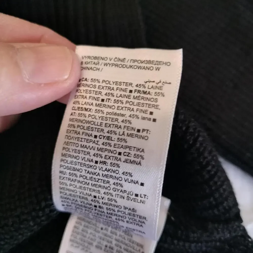 Athleta NWT Women's Black Hanover V-Neck Wool Blend Sweater Size Large - Picture 4 of 9